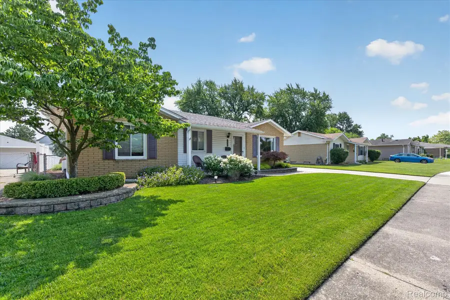 7026 London Court, Canton, MI 48187 - #3