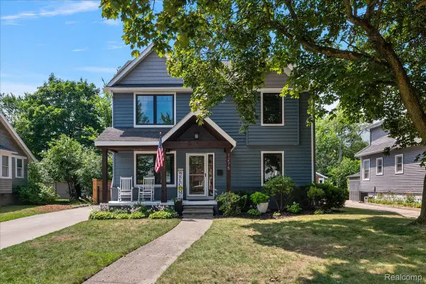 1275 Dorothea Road, Berkley, MI 48072