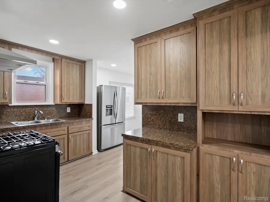 23409 Carlisle Avenue, Hazel Park, MI 48030 - #2