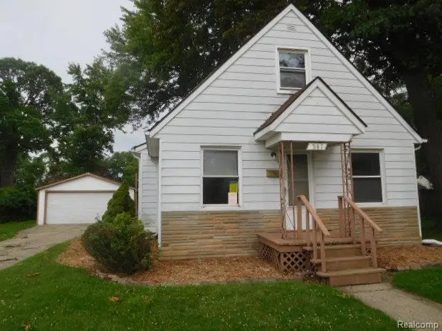 387 W Maxlow Avenue, Hazel Park, MI 48030 - #1