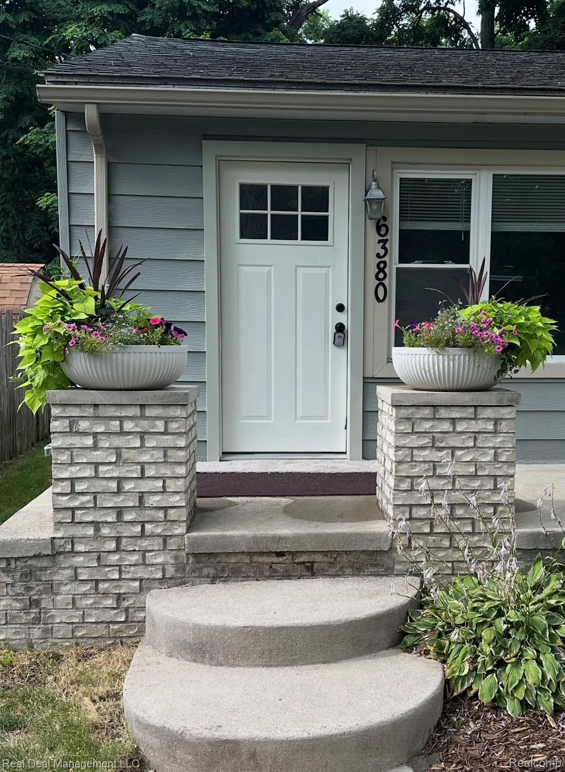 6380 Elmwood Drive, Waterford, MI 48329 - #1