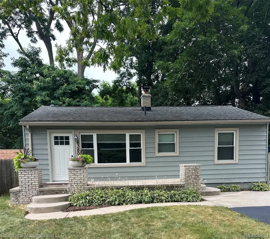 6380 Elmwood Drive, Waterford, MI 48329 - #2