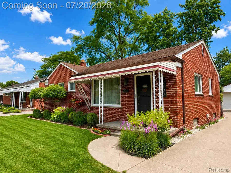 9100 Brentwood Street, Livonia, MI 48150 - #2