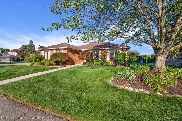 43909 Welland Drive, ClintonTownship, MI 48038