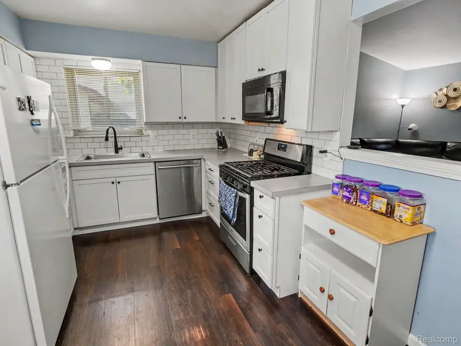 1418 Oakview Drive, Canton, MI 48187 - #3