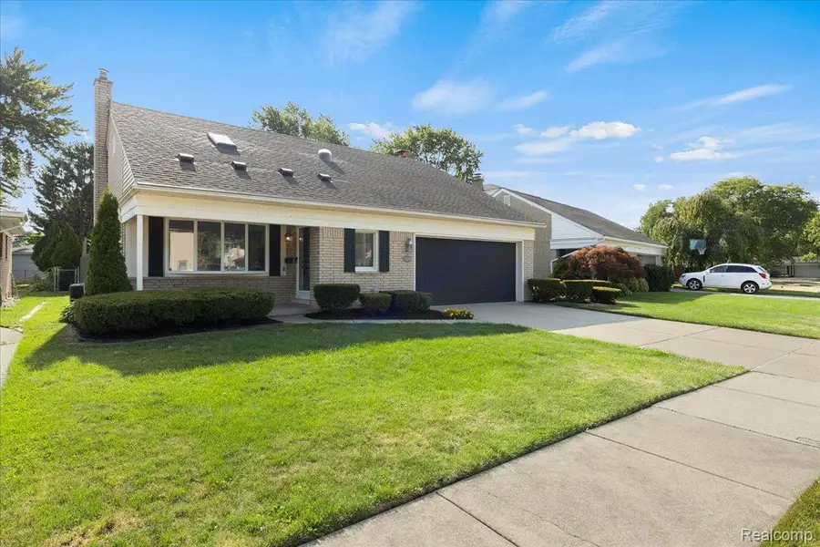 28550 Malvina Drive, Warren, MI 48088 - #2