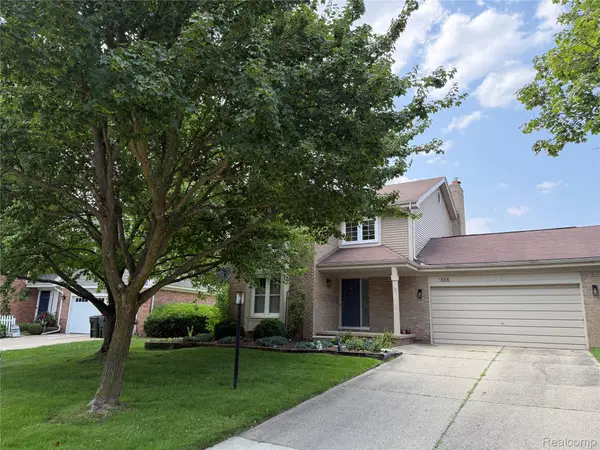 1658 Hillside Lane, RochesterHills, MI 48307