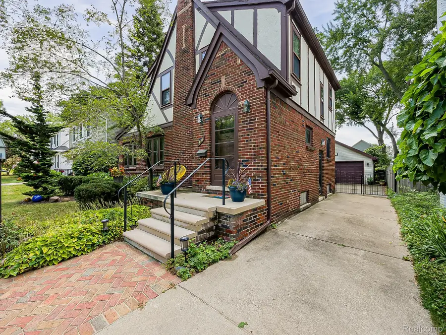 321 Aqua Court, Royal Oak, MI 48073 - #3
