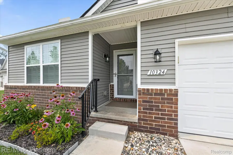 10324 Swan Lake Circle, Ypsilanti, MI 48197 - #2
