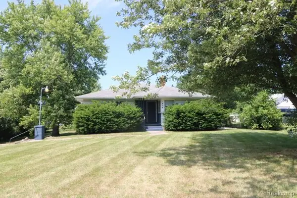 1404 S Graham Road, Flint, MI 48532