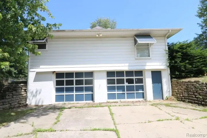 1404 S Graham Road, Flint, MI 48532 - #3