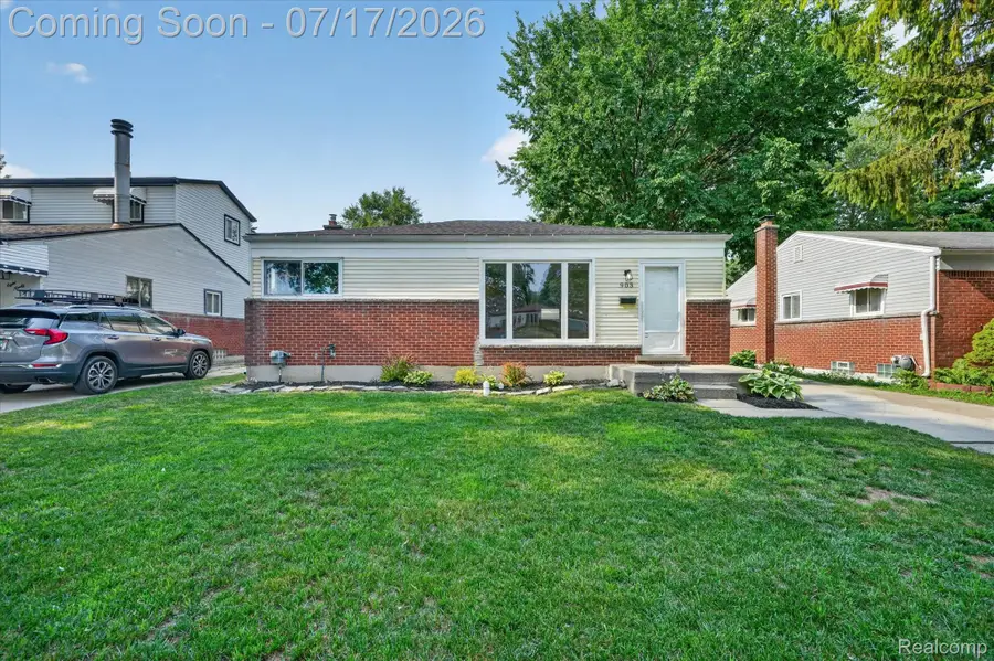 903 Bernie Lane, Madison Heights, MI 48071 - #2