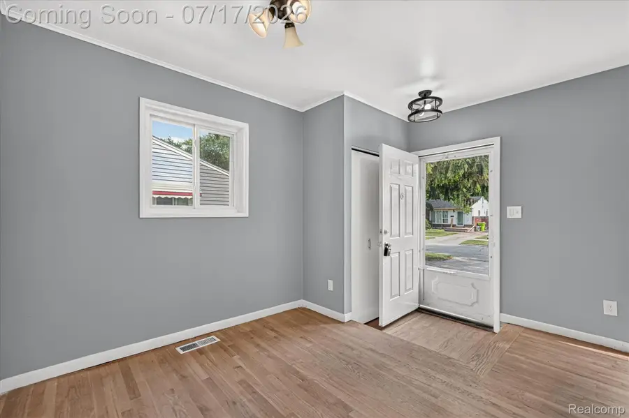 903 Bernie Lane, Madison Heights, MI 48071 - #3