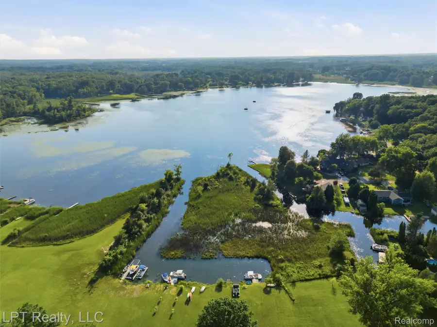 4539 Parker Drive, Howell, MI 48843 - #2