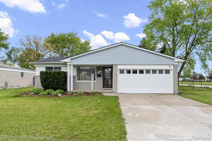 37010 Calka Drive, Sterling Heights, MI 48310 - #2