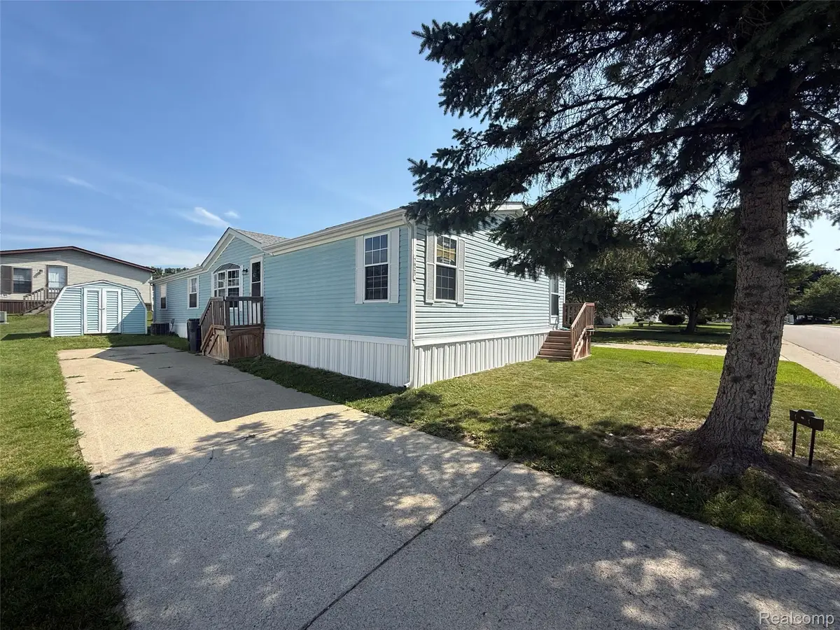 7023 Scarborough Lane, Hamburg, MI 48189 - #1