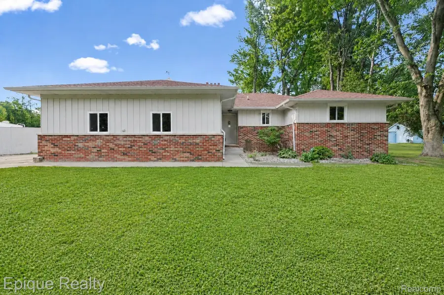 5155 Gratiot Avenue, Saint Clair, MI 48079 - #3