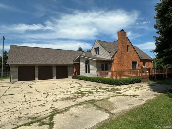 8315 Hilton Road, Brighton, MI 48114
