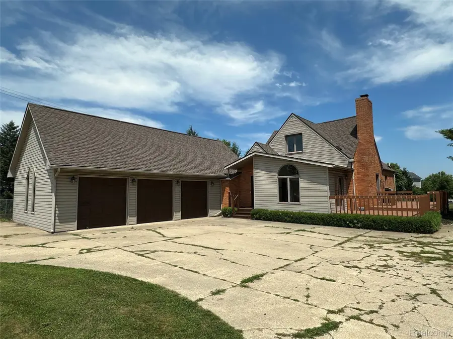 8315 Hilton Road, Brighton, MI 48114 - #2