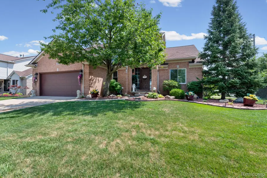 24909 Foxmoor Boulevard, Trenton, MI 48183 - #2