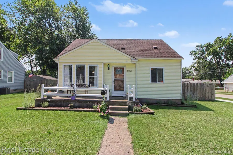 33065 John Hauk Street, Garden City, MI 48135 - #2
