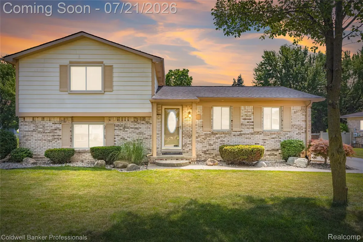 19272 Lloyd Drive, Clinton, MI 48038 - #1