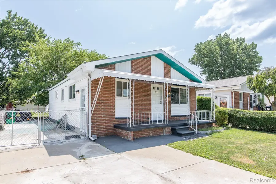 32000 Saint Margaret Street, Saint Clair Shores, MI 48082 - #2