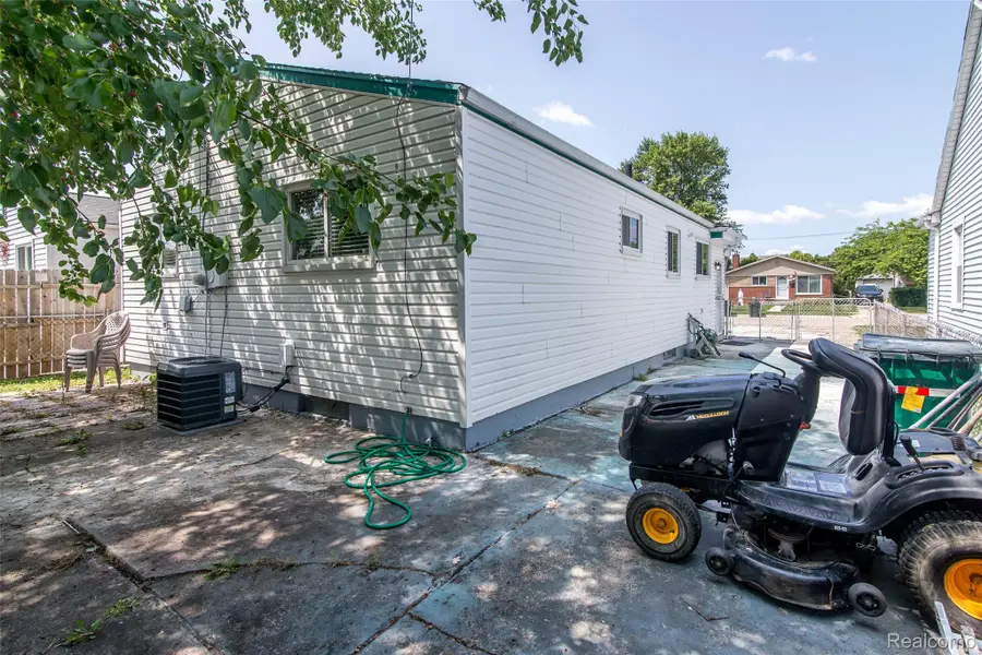 32000 Saint Margaret Street, Saint Clair Shores, MI 48082 - #3
