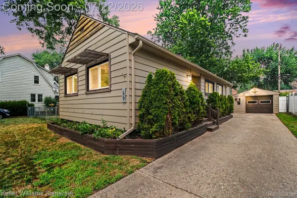 69 E Annabelle Avenue, HazelPark, MI 48030