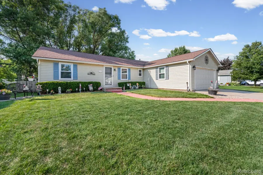 21699 Brookside North Drive, Macomb, MI 48044 - #2