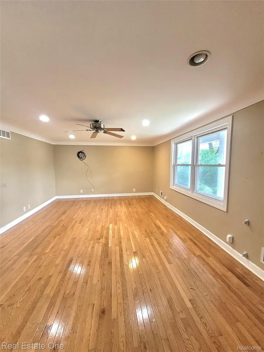 2715 3rd Street, Wyandotte, MI 48192 - #2