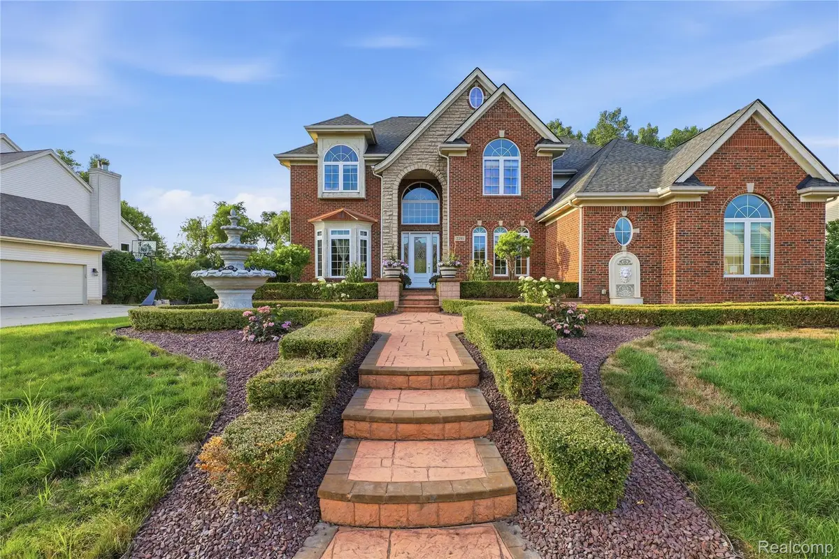 2291 Lake Ridge Drive, Grand Blanc, MI 48439 - #1