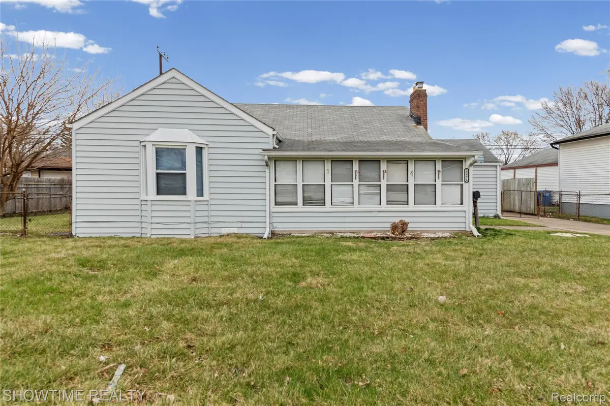 23276 Stewart Avenue, Warren, MI 48089 - #1