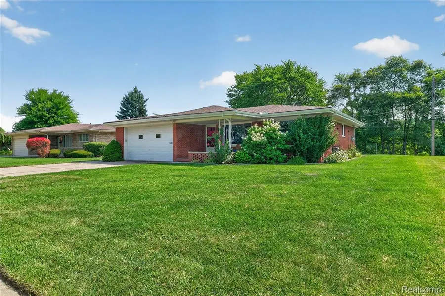 34452 Esper Drive, Sterling Heights, MI 48312 - #3