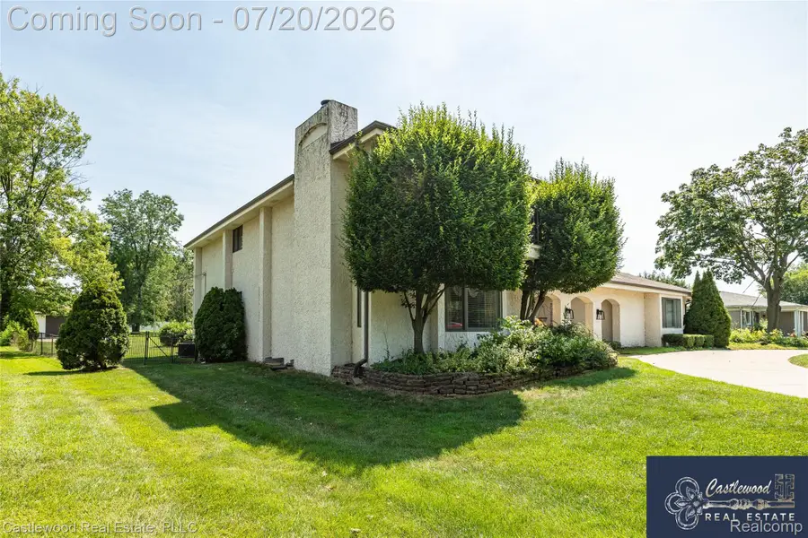 17150 S Nunneley Road, Clinton Township, MI 48035 - #3