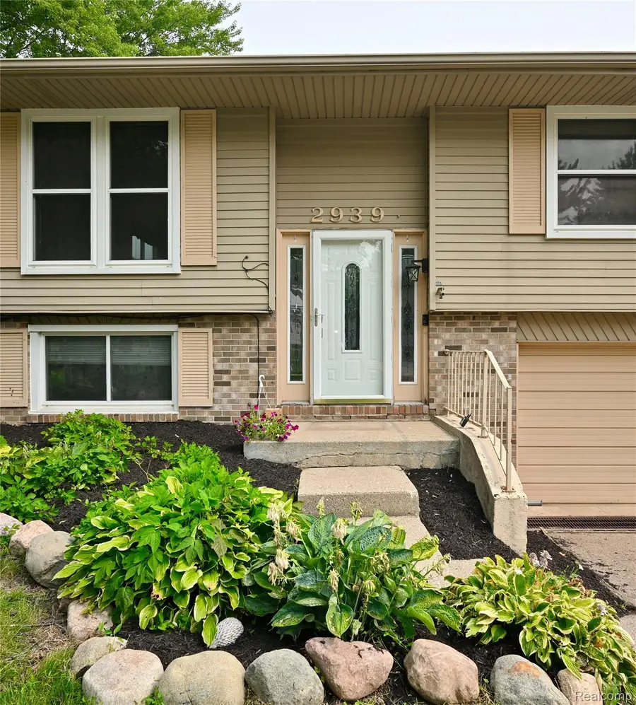 2939 Winter Drive, Troy, MI 48083 - #2