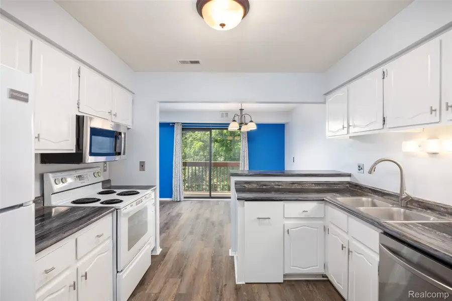 1693 Riverside Drive #3, Rochester Hills, MI 48309 - #3
