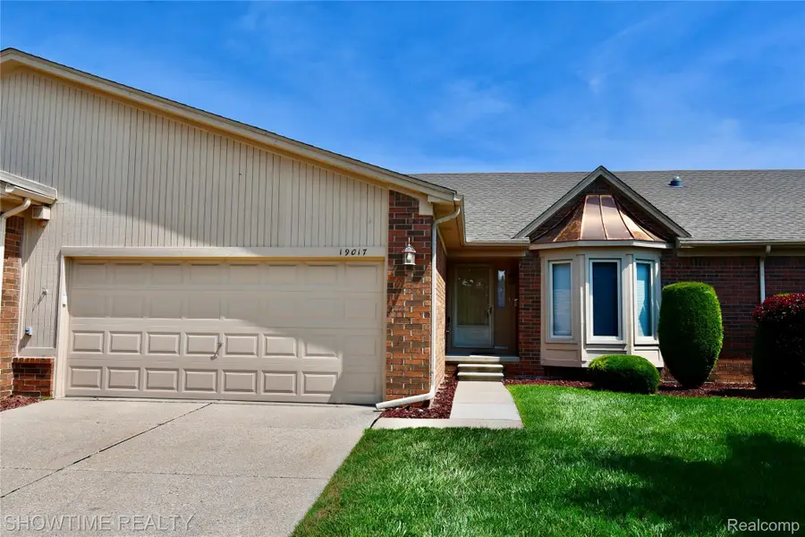 19017 Marisa Drive, Clinton Township, MI 48038 - #2