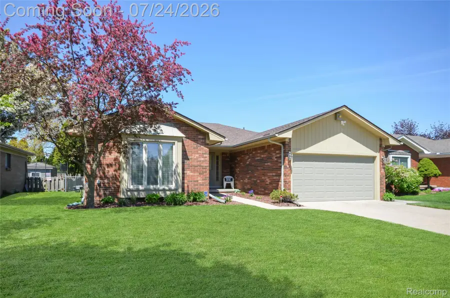 35535 Collingwood Drive, Sterling Heights, MI 48312 - #2