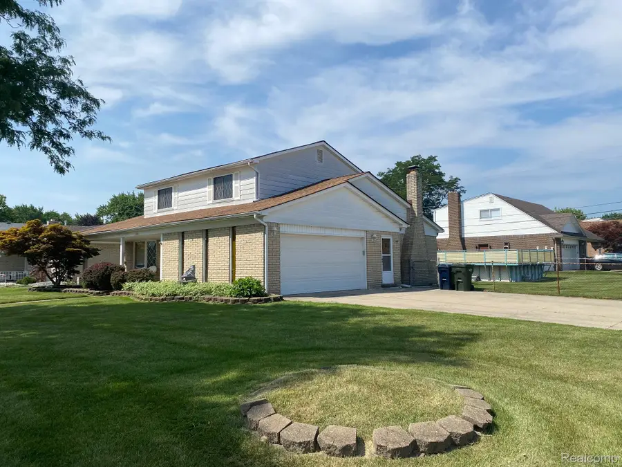 36745 Rowe Drive, Sterling Heights, MI 48312 - #2