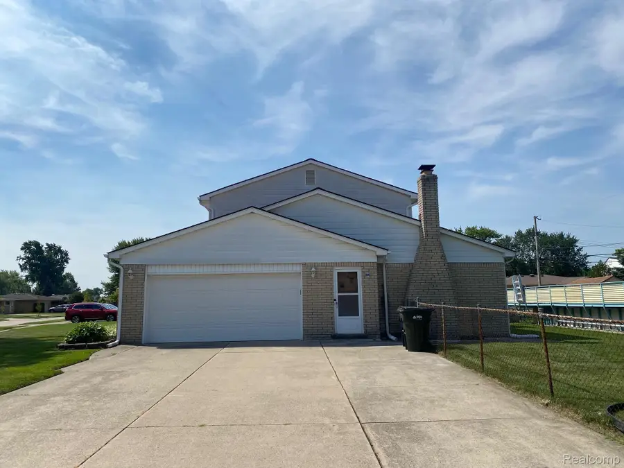 36745 Rowe Drive, Sterling Heights, MI 48312 - #3
