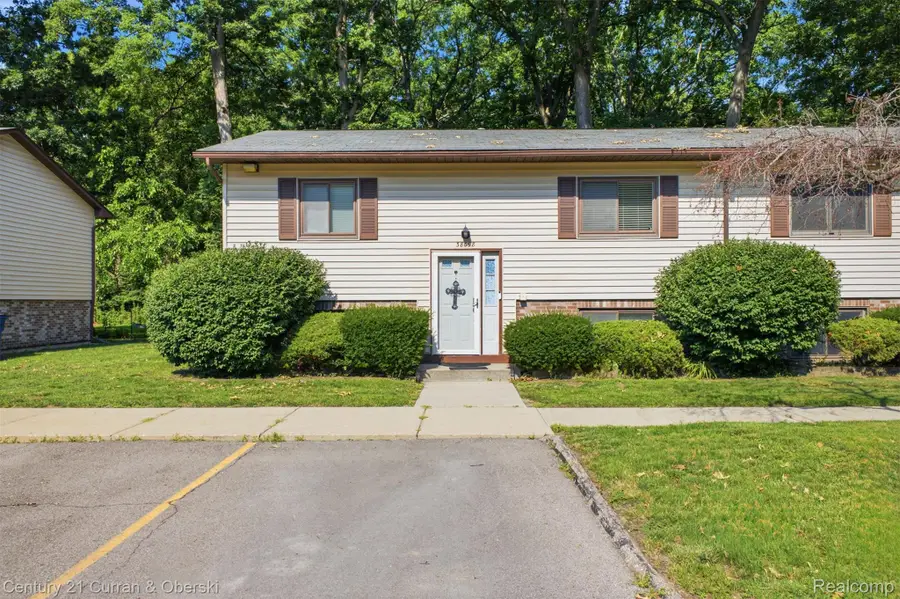 38098 Hixford Place, Westland, MI 48185 - #3