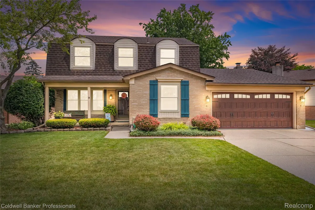 39452 Sunderland Drive, Clinton Township, MI 48038 - #1