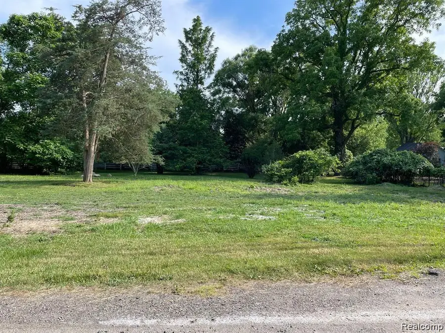 8269 Bellevue Road, Grosse Ile, MI 48138 - #2