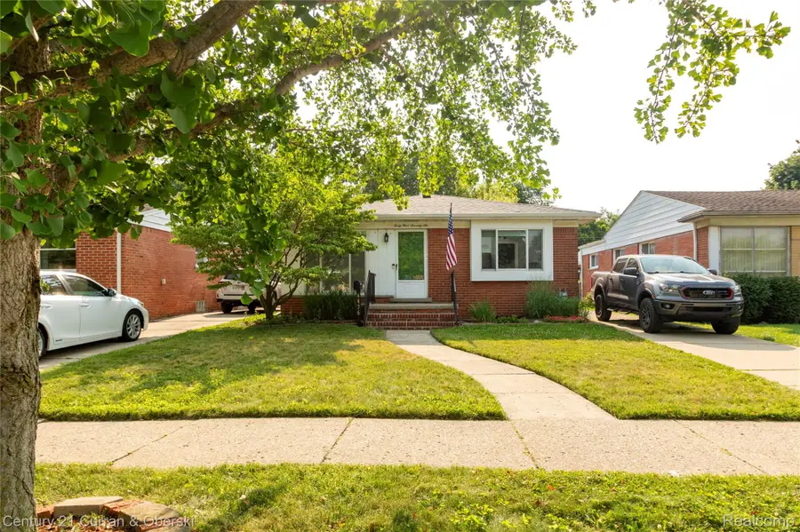 4476 Vassar Street, Dearborn Heights, MI 48125 - #2