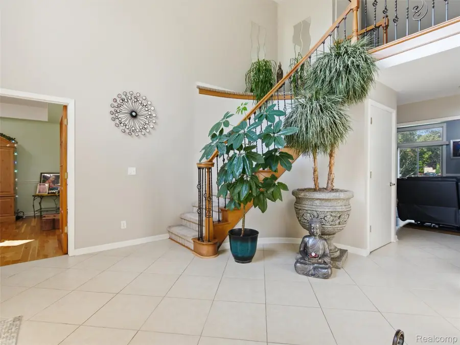 48507 Montelepre Drive, Utica, MI 48315 - #3