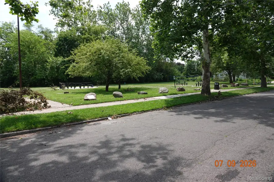 11207 Rossiter Street, Detroit, MI 48224 - #3