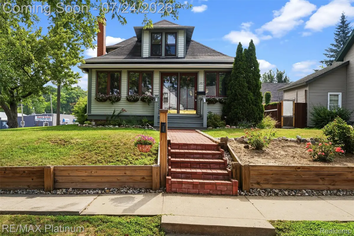 101 S Pine Street, Fenton, MI 48430 - #1