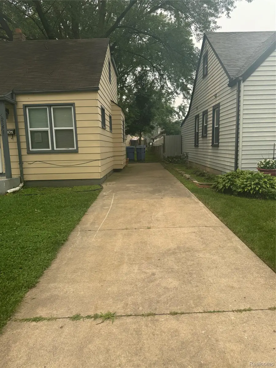 4956 Huron Street, Dearborn Heights, MI 48125 - #2