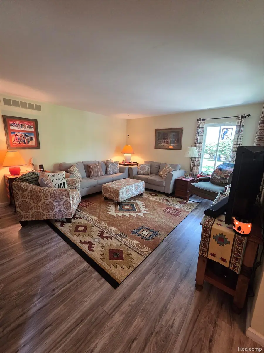 902 Saybrook Drive, Waterford, MI 48327 - #2